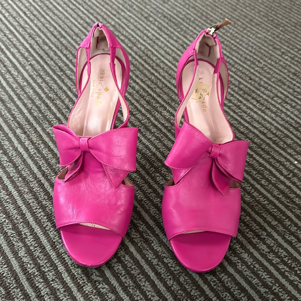 KATE SPADE IMELDA ZIP BACK FUCHSIA PINK BOW HEEL SIZE 9.5
